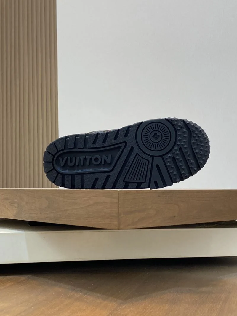 Louis Vuitton Trainer Sneaker ComfortFit 32106