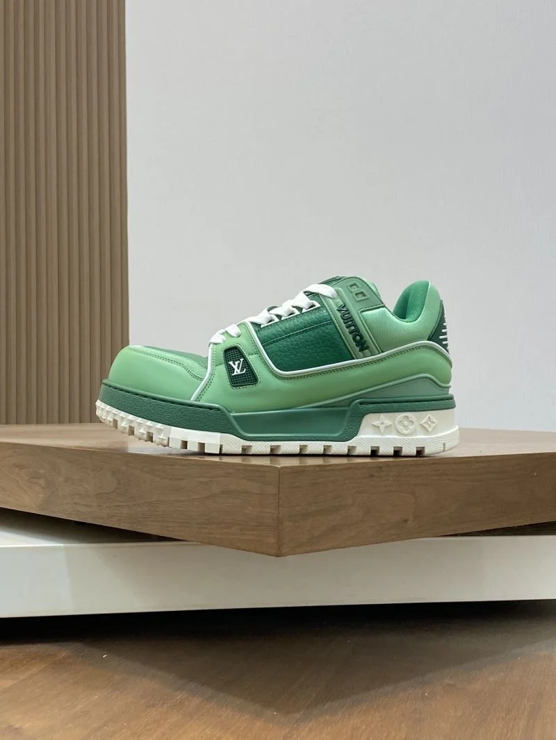 Louis Vuitton Trainer Sneaker Functional 32102