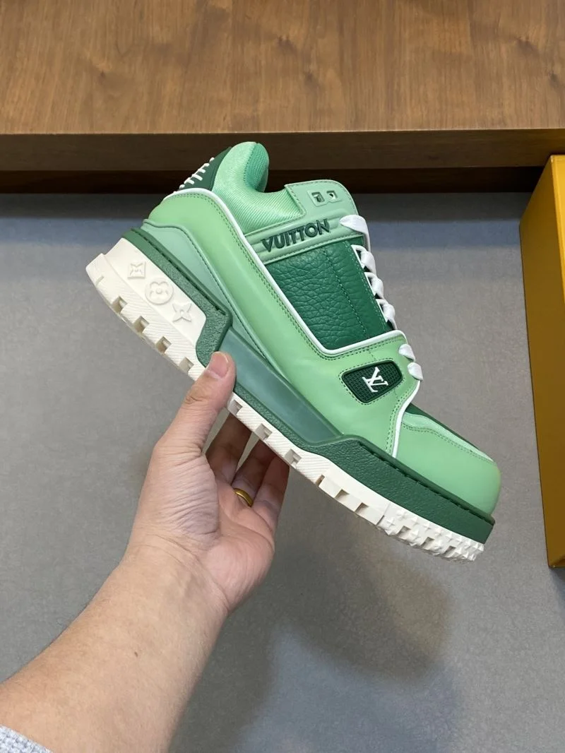 Louis Vuitton Trainer Sneaker Functional 32102