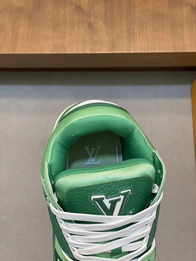 Louis Vuitton Trainer Sneaker Functional 32102
