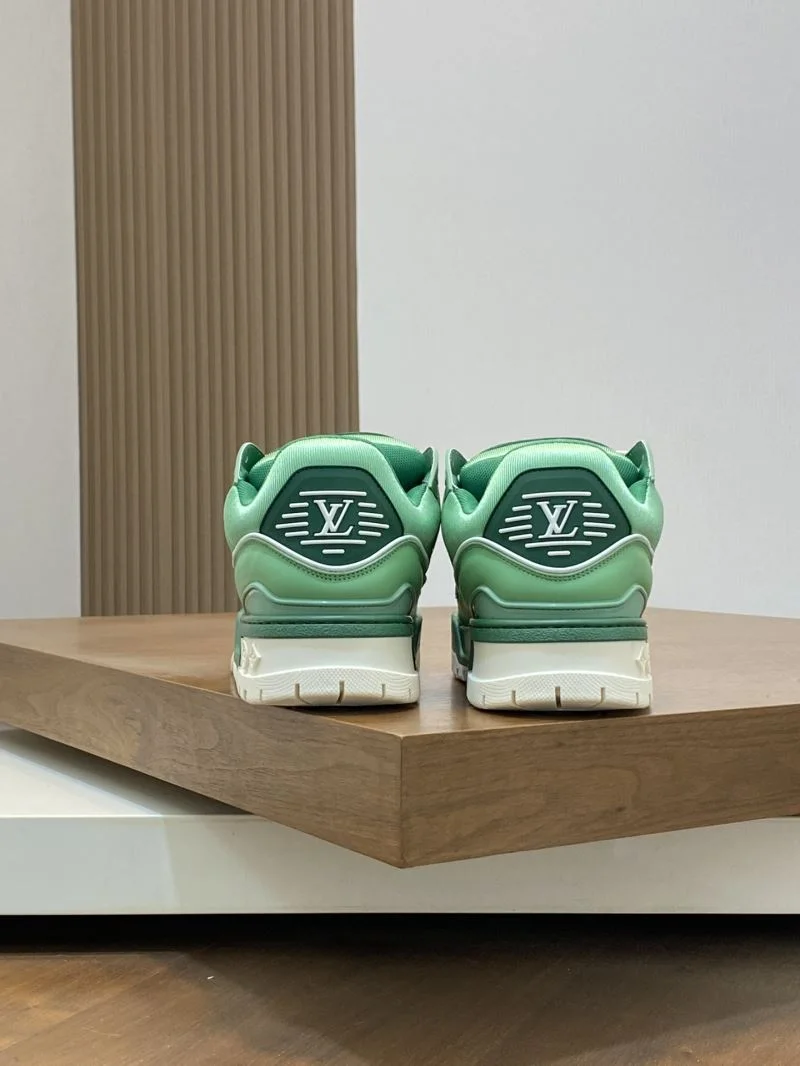 Louis Vuitton Trainer Sneaker Functional 32102
