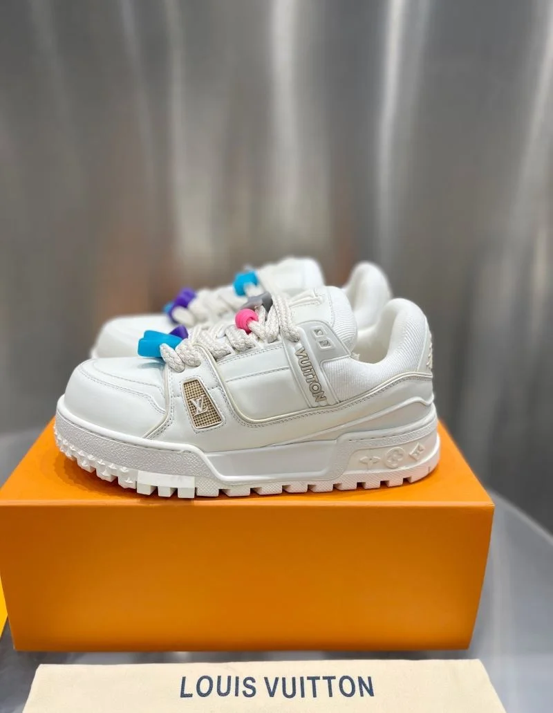 AllSeason Louis Vuitton Trainer Sneaker 32107