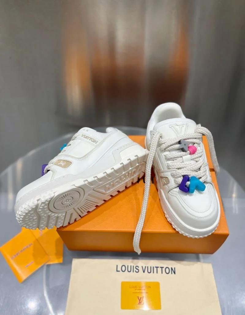 AllSeason Louis Vuitton Trainer Sneaker 32107