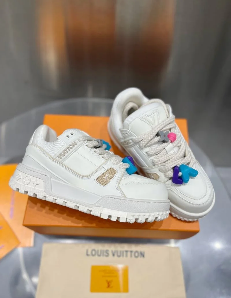 AllSeason Louis Vuitton Trainer Sneaker 32107