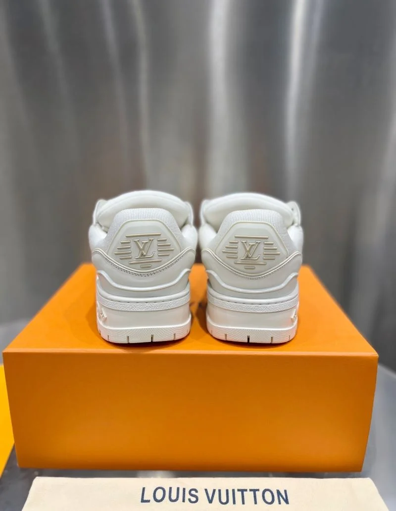 AllSeason Louis Vuitton Trainer Sneaker 32107
