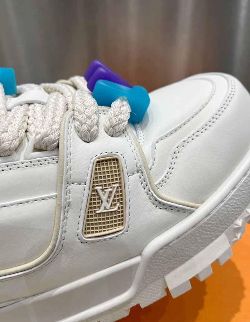 AllSeason Louis Vuitton Trainer Sneaker 32107