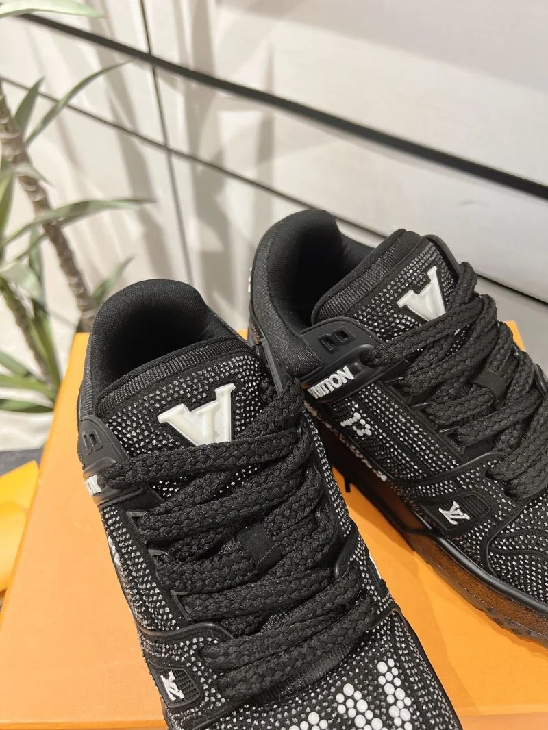 TopPick Louis Vuitton Trainer Sneaker 32118