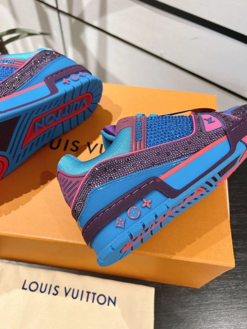SmoothTexture Louis Vuitton Trainer Sneaker 32099