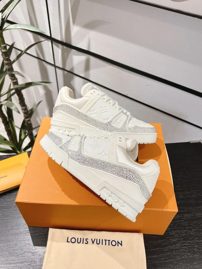 Louis Vuitton Trainer Sneaker Versatile 32101