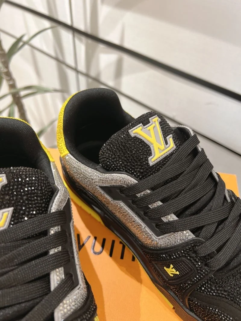Louis Vuitton Trainer Sneaker Functional 32100