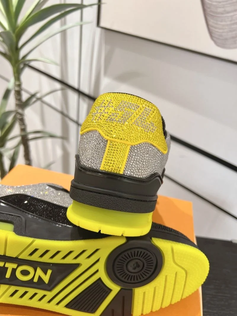 Louis Vuitton Trainer Sneaker Functional 32100
