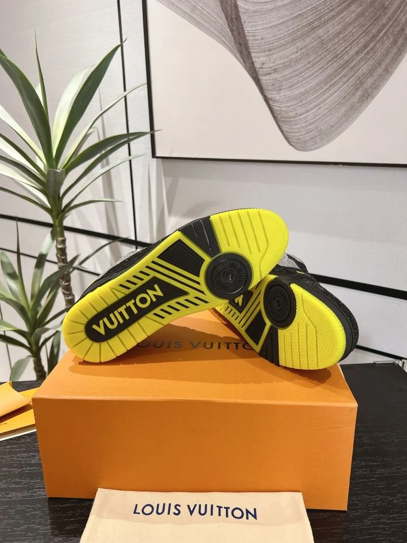 Louis Vuitton Trainer Sneaker Functional 32100