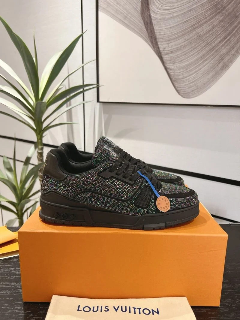 WellDesigned Louis Vuitton Trainer Sneaker 32095