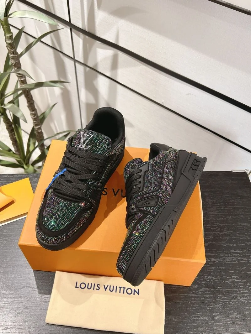 WellDesigned Louis Vuitton Trainer Sneaker 32095
