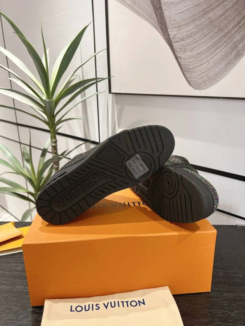 WellDesigned Louis Vuitton Trainer Sneaker 32095