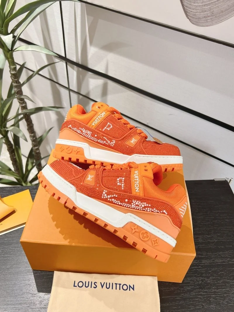 Stretchable Louis Vuitton Trainer Sneaker 32085