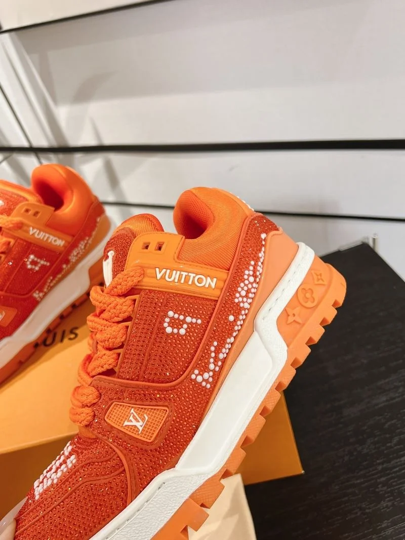 Stretchable Louis Vuitton Trainer Sneaker 32085
