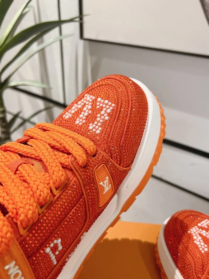 Stretchable Louis Vuitton Trainer Sneaker 32085