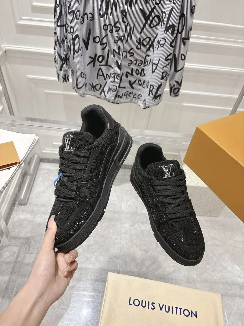 ComfortFit Louis Vuitton Trainer Sneaker 32074