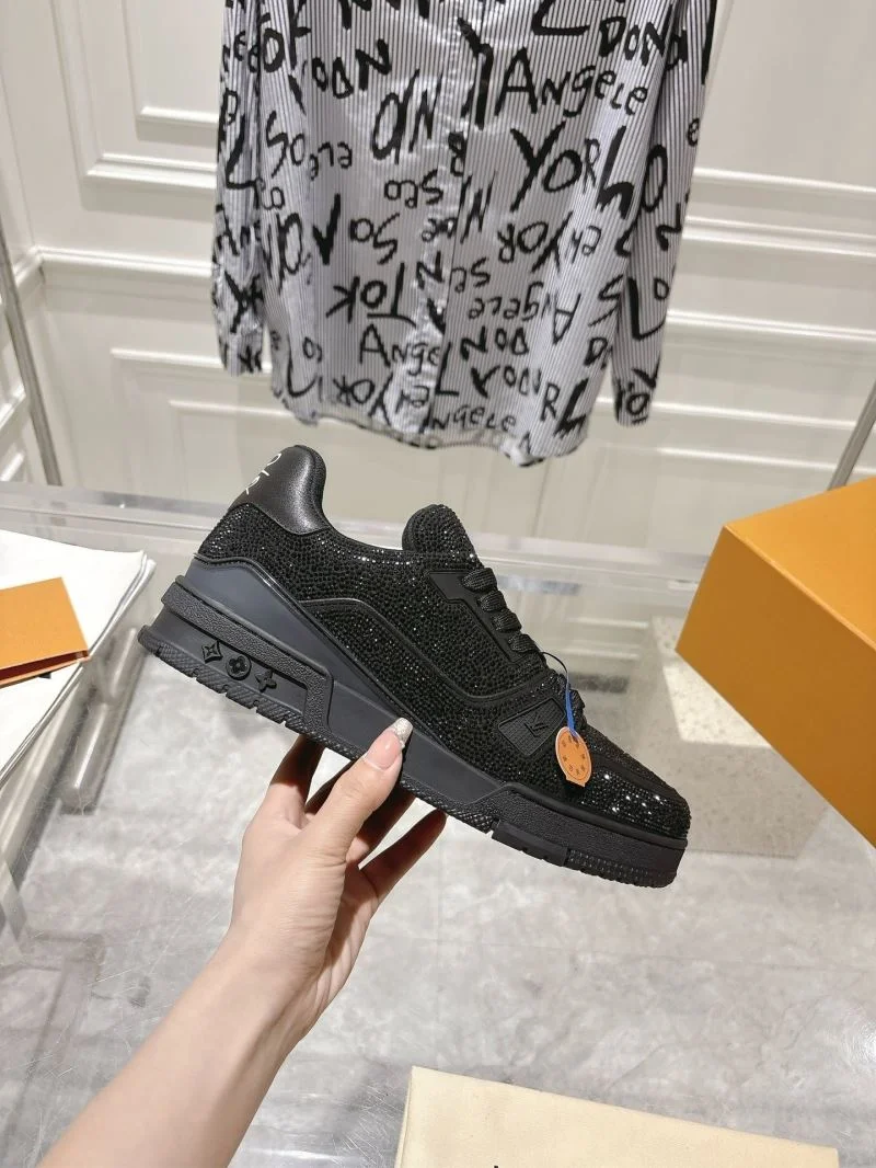 ComfortFit Louis Vuitton Trainer Sneaker 32074