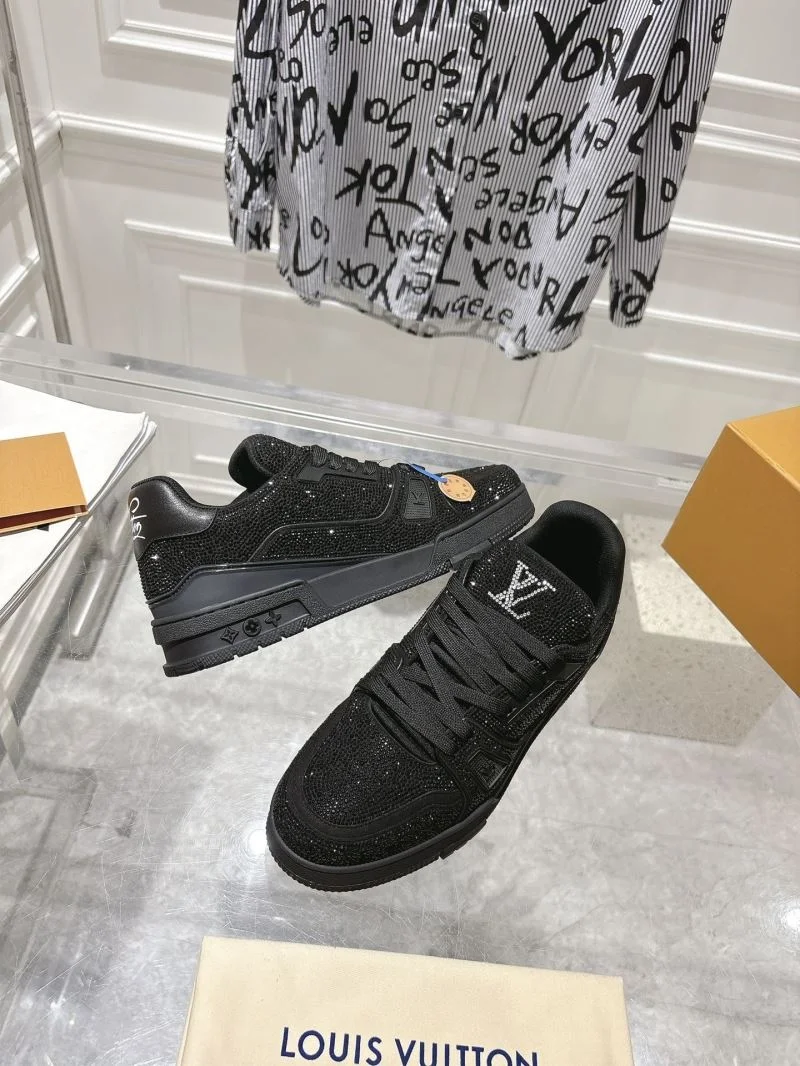 ComfortFit Louis Vuitton Trainer Sneaker 32074