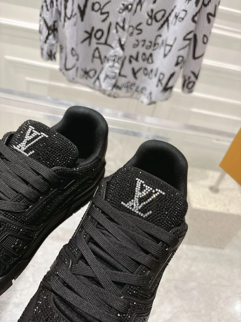 ComfortFit Louis Vuitton Trainer Sneaker 32074