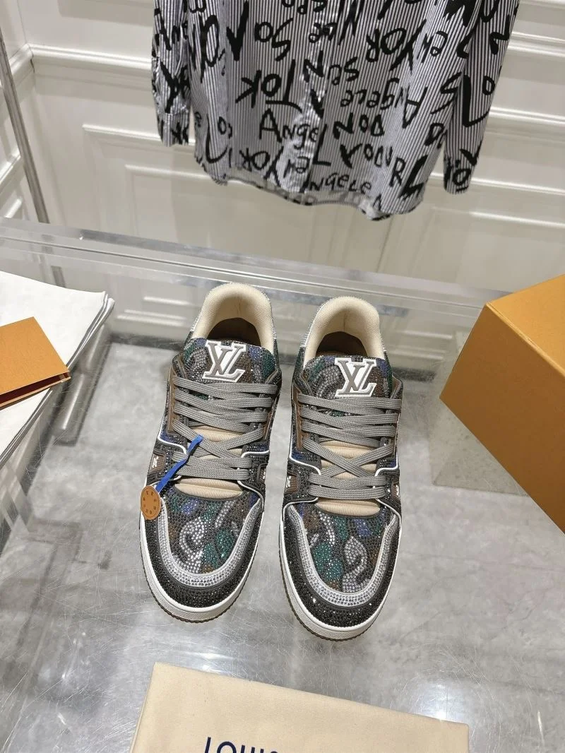 Louis Vuitton Trainer Sneaker Minimalist 32056