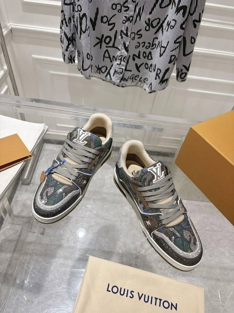 Louis Vuitton Trainer Sneaker Minimalist 32056