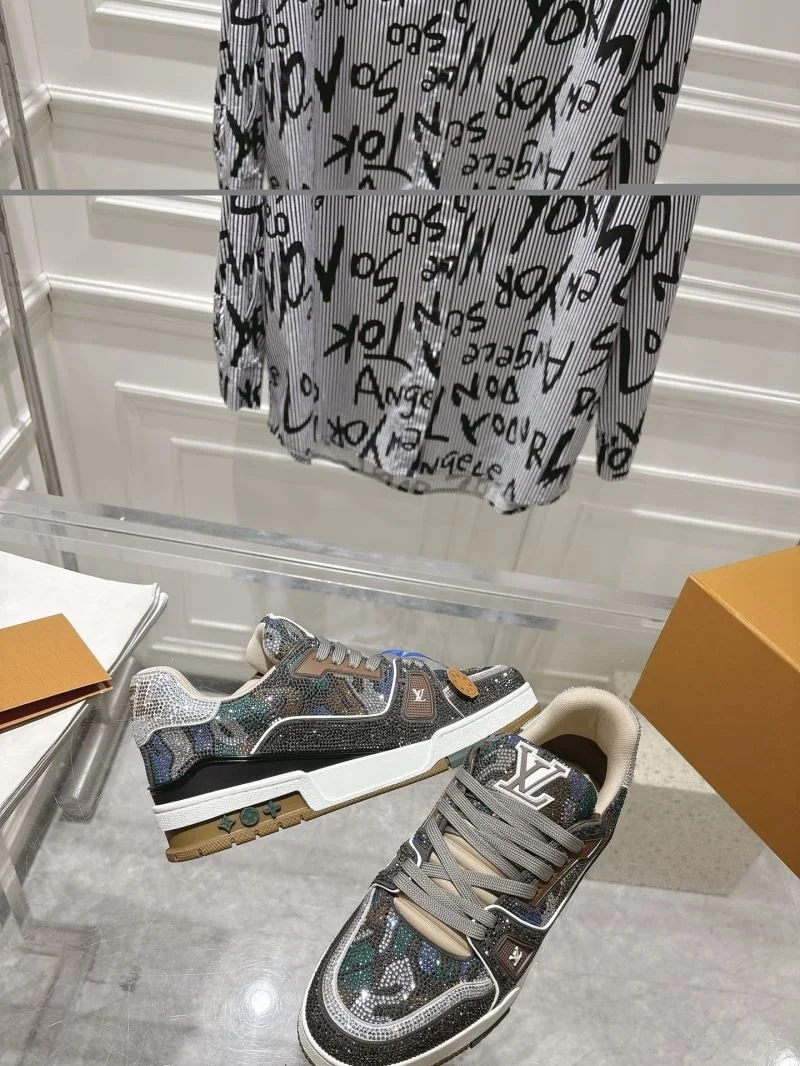 Louis Vuitton Trainer Sneaker Minimalist 32056