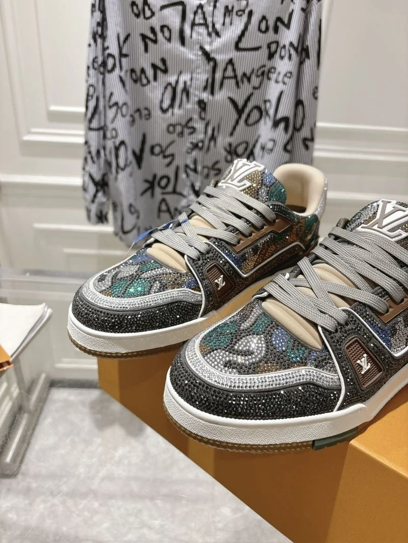 Louis Vuitton Trainer Sneaker Minimalist 32056