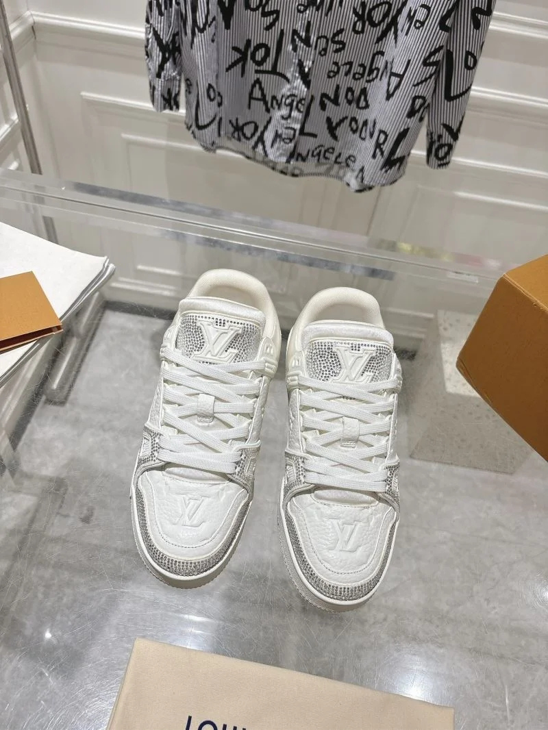 Louis Vuitton Trainer Sneaker Elegant 32083
