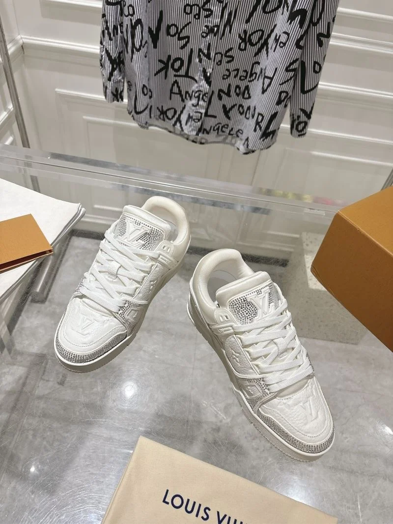 Louis Vuitton Trainer Sneaker Elegant 32083