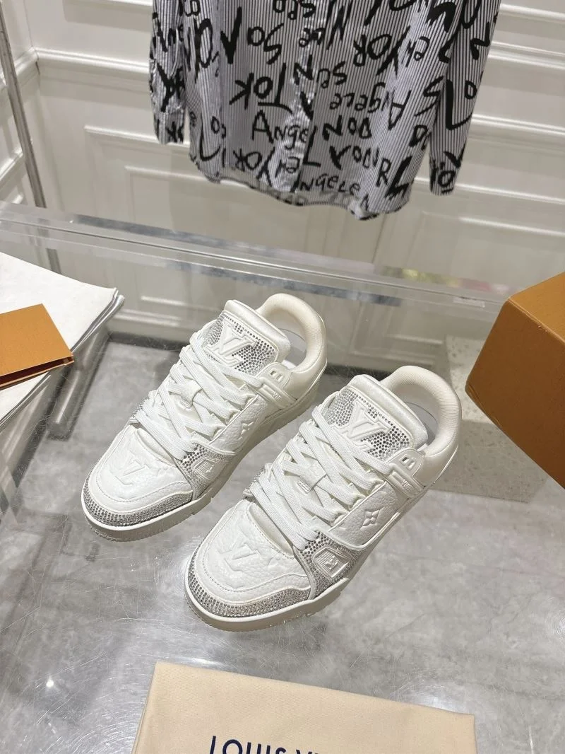 Louis Vuitton Trainer Sneaker Elegant 32083