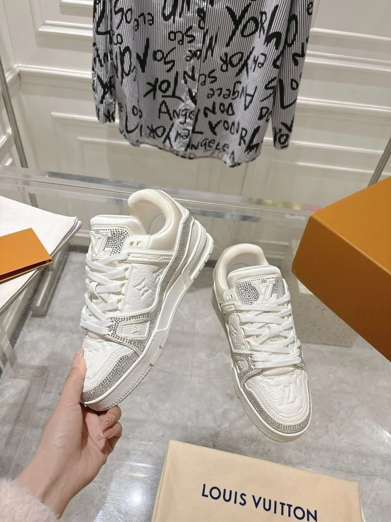 Louis Vuitton Trainer Sneaker Elegant 32083