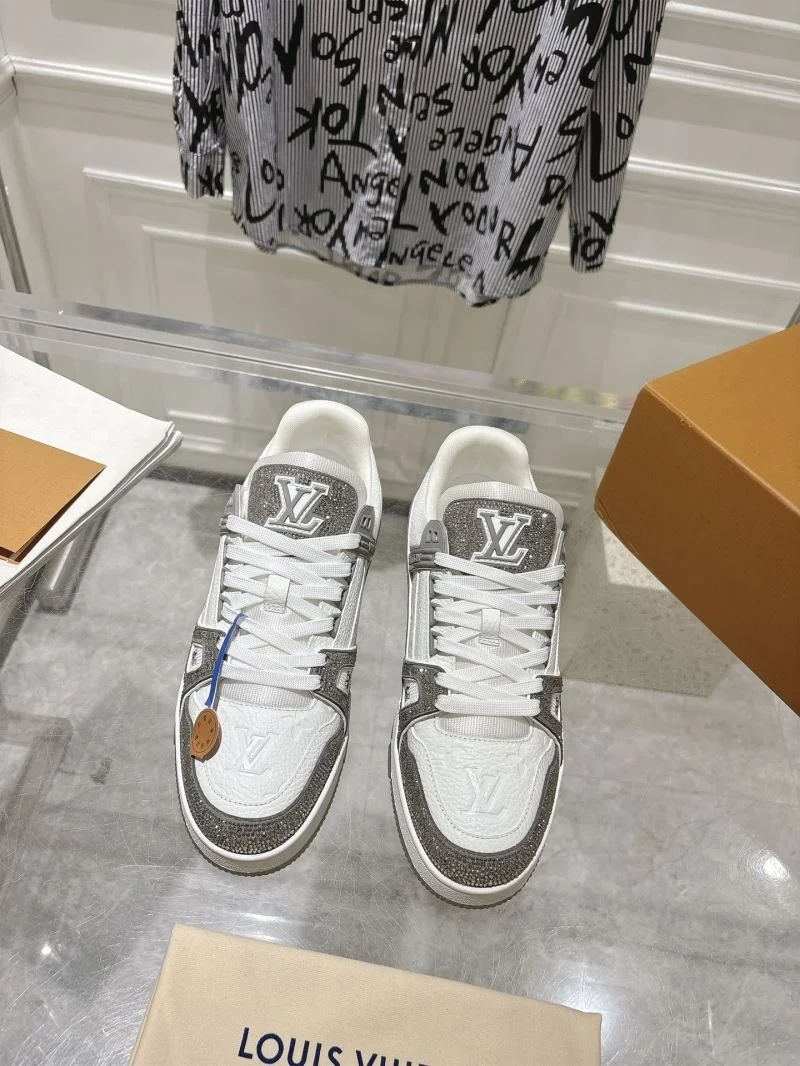 Louis Vuitton Trainer Sneaker Minimalist 32068