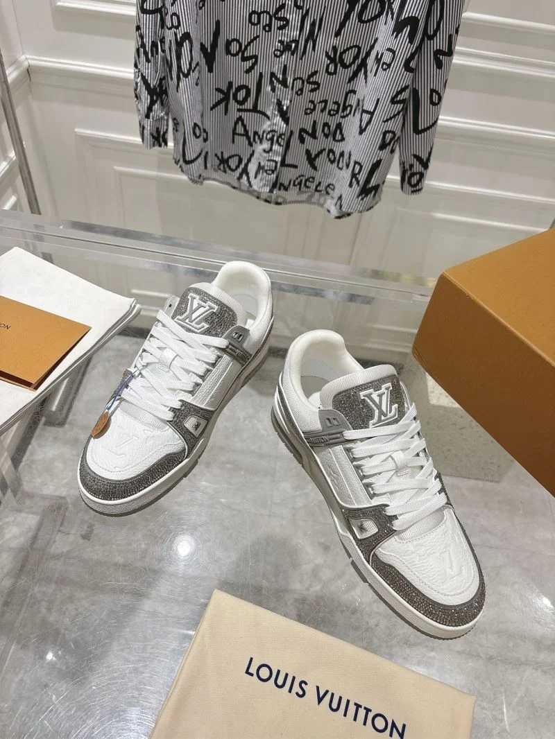 Louis Vuitton Trainer Sneaker Minimalist 32068