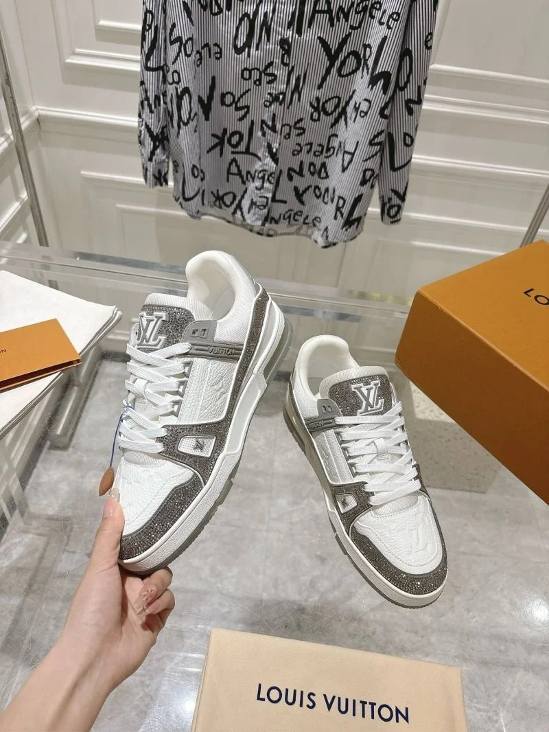 Louis Vuitton Trainer Sneaker Minimalist 32068