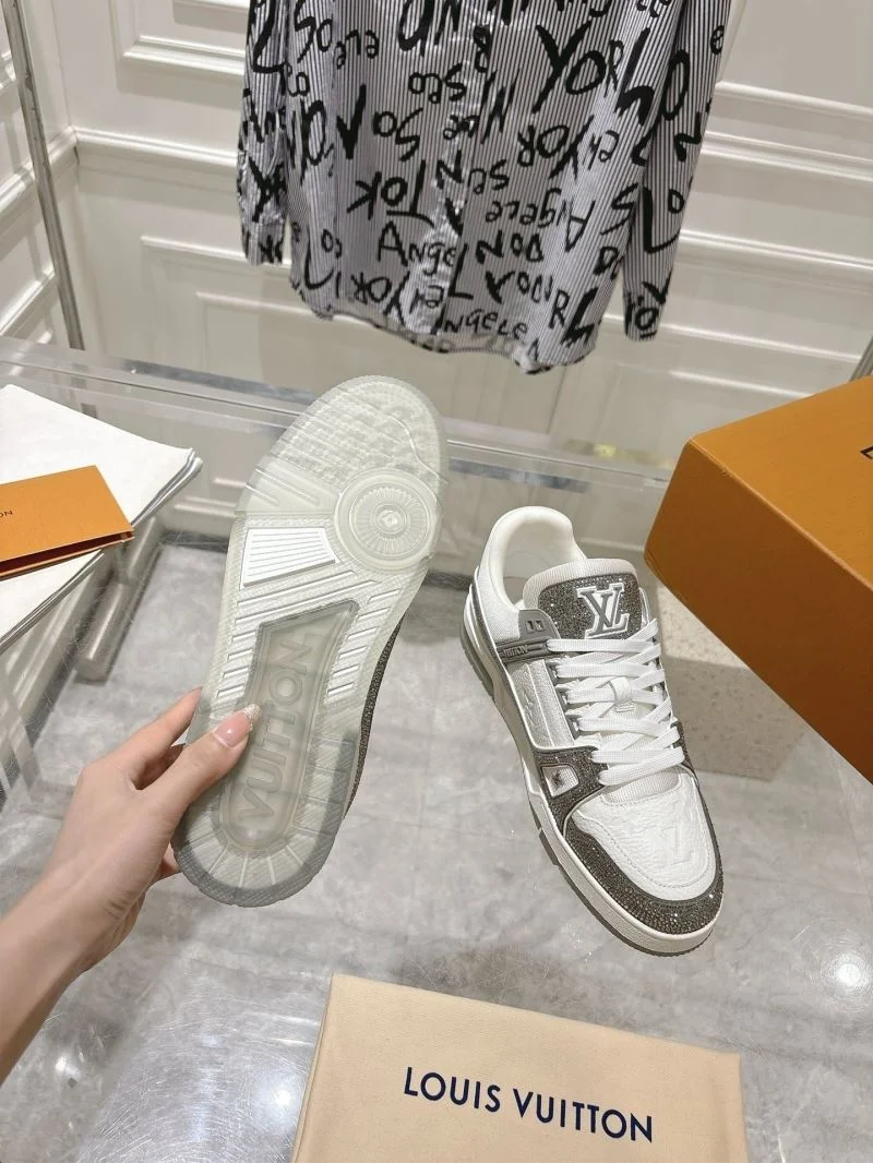 Louis Vuitton Trainer Sneaker Minimalist 32068