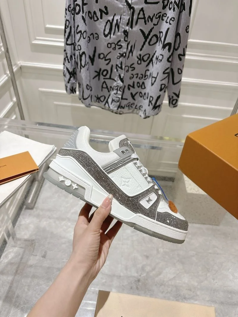 Louis Vuitton Trainer Sneaker Minimalist 32068