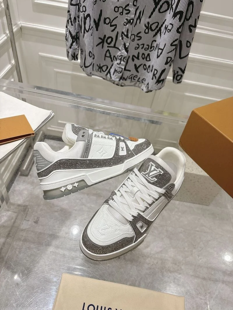 Louis Vuitton Trainer Sneaker Minimalist 32068
