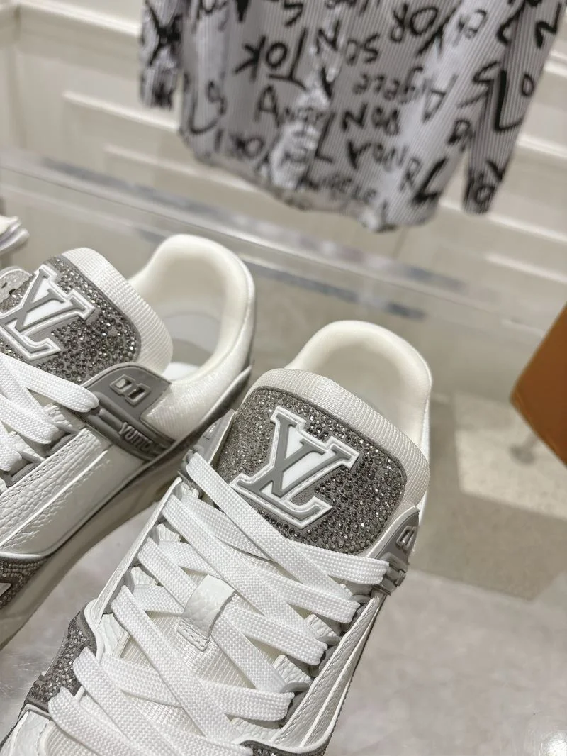 Louis Vuitton Trainer Sneaker Minimalist 32068