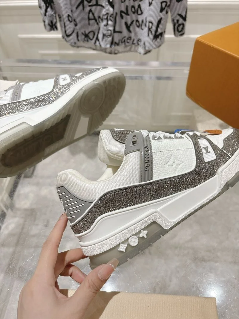Louis Vuitton Trainer Sneaker Minimalist 32068
