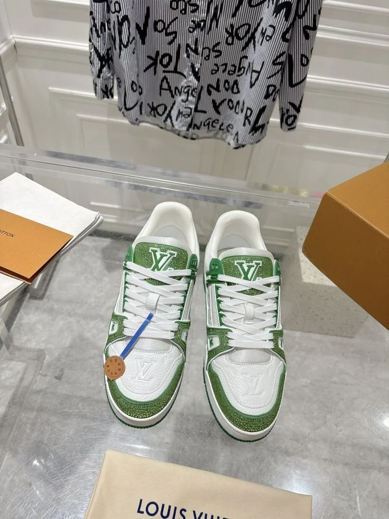 Casual Louis Vuitton Trainer Sneaker 32077