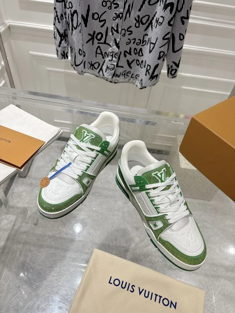 Casual Louis Vuitton Trainer Sneaker 32077