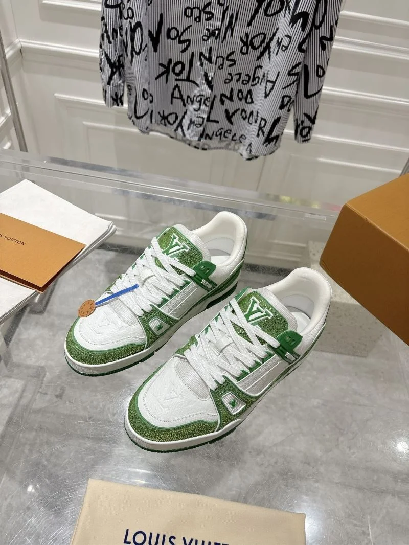 Casual Louis Vuitton Trainer Sneaker 32077