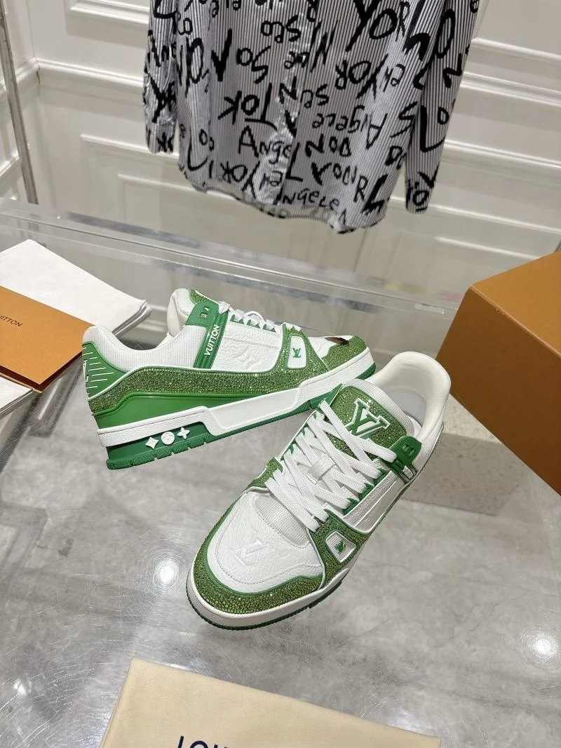 Casual Louis Vuitton Trainer Sneaker 32077