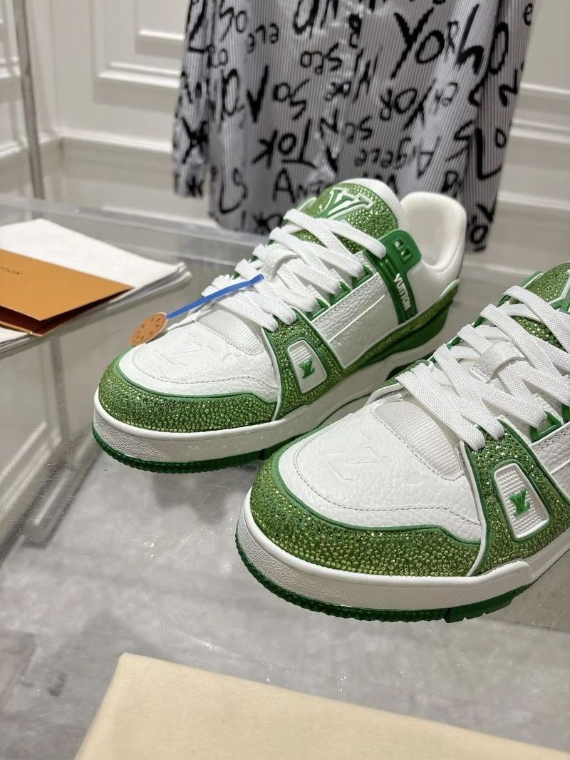 Casual Louis Vuitton Trainer Sneaker 32077