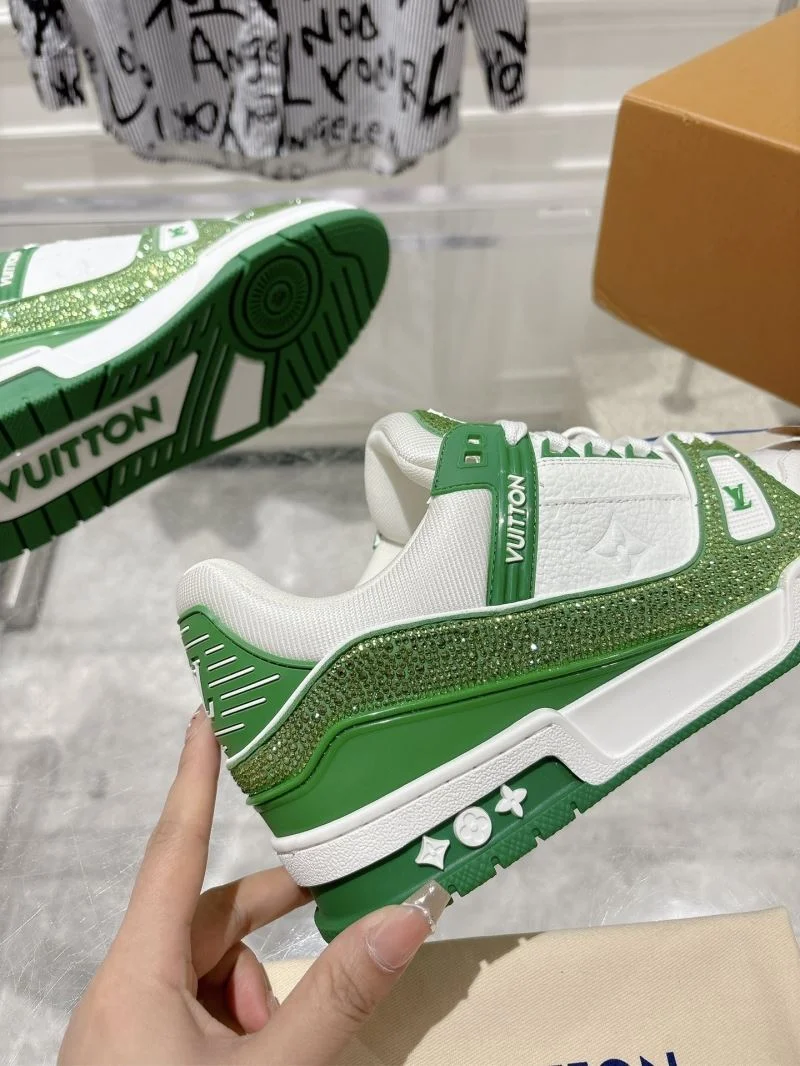 Casual Louis Vuitton Trainer Sneaker 32077
