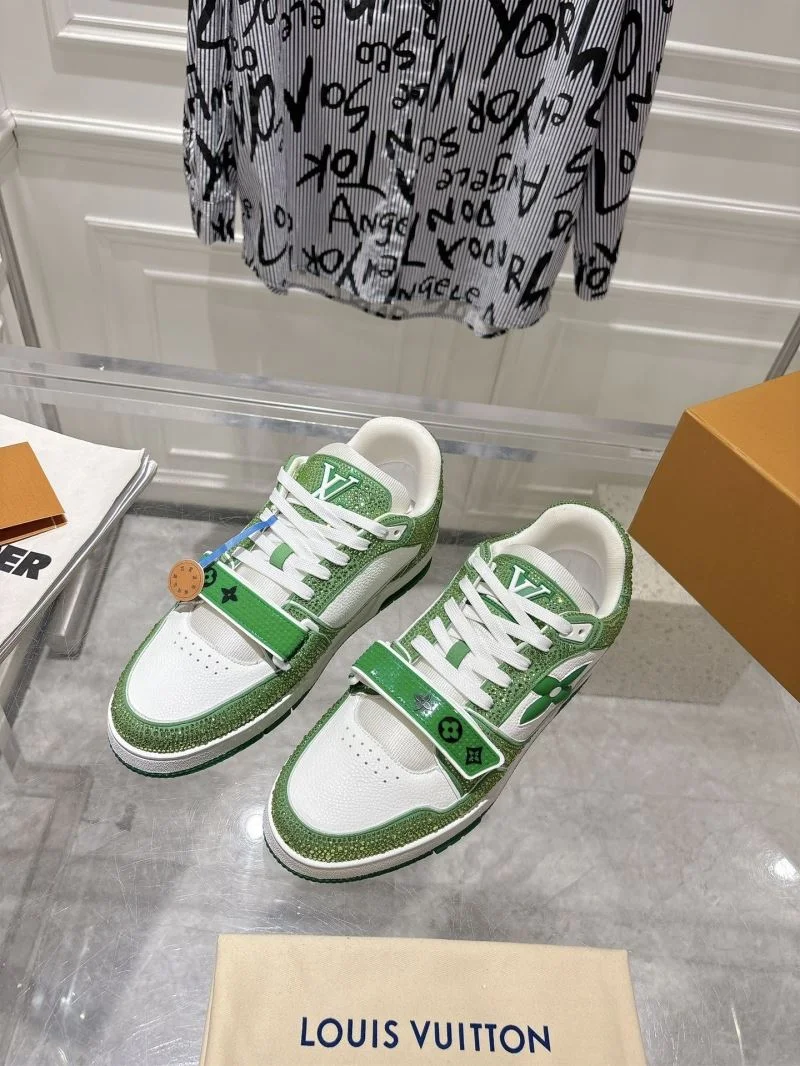 Unisex Louis Vuitton Trainer Sneaker 32050