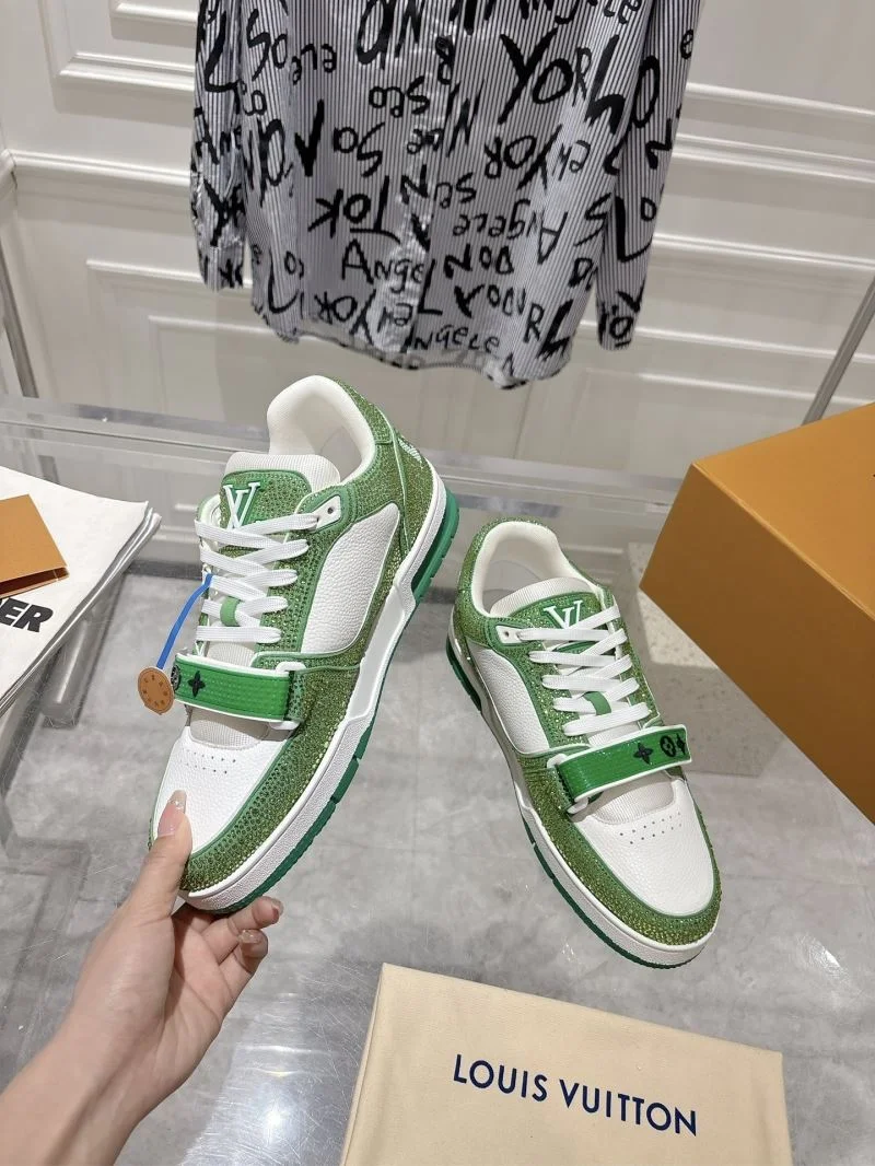 Unisex Louis Vuitton Trainer Sneaker 32050
